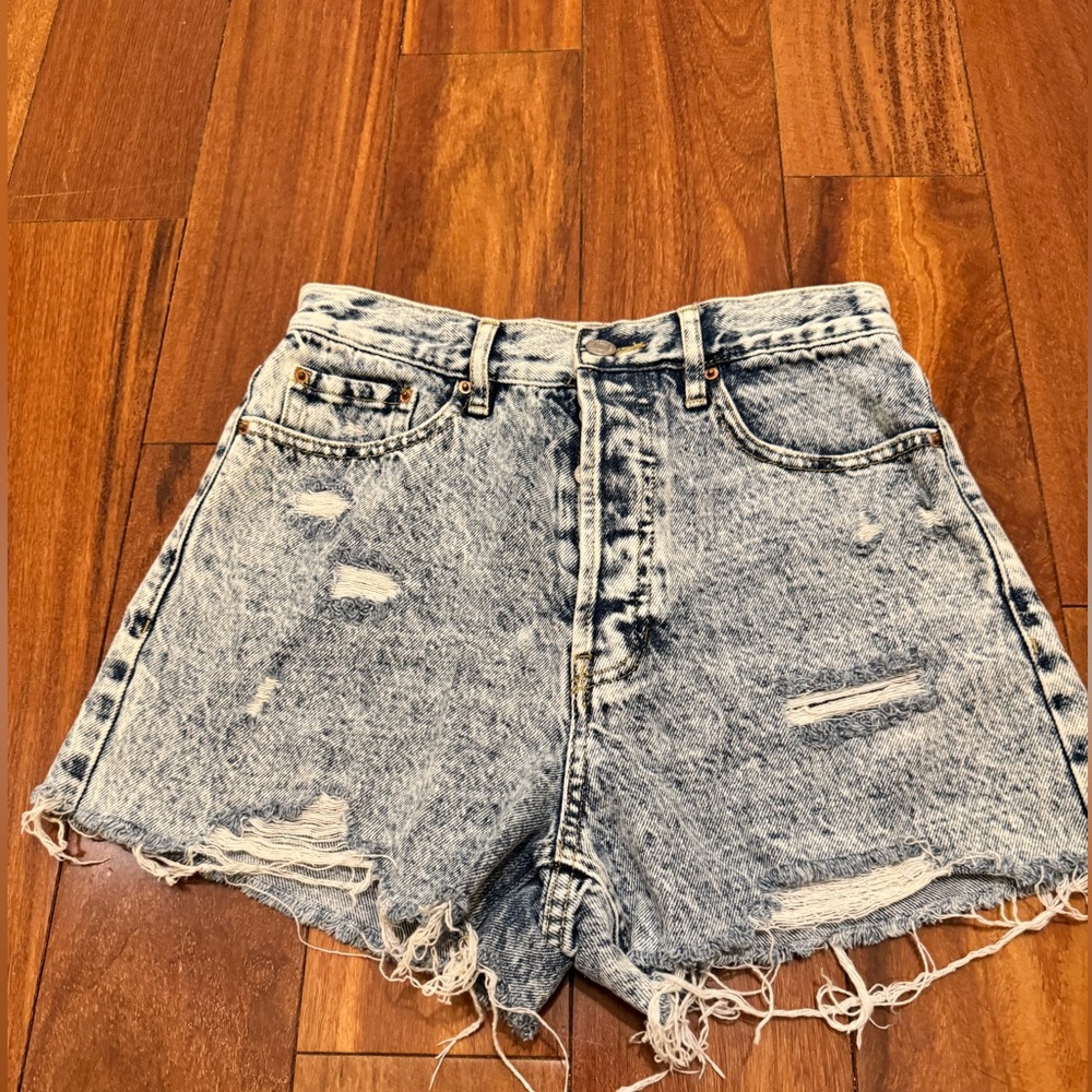 PacSun Ultra High Rise Vintage Denim Shorts — Size 26 — Distressed Raw Hem